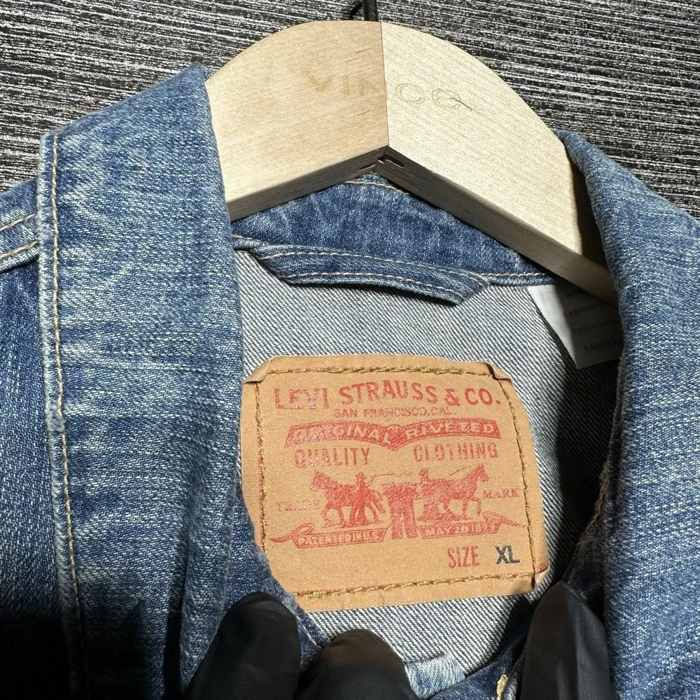 Levis Denim Vest Mens XL Blue Solid Sleeveless Trucker Denim Raw Cut Sleeves